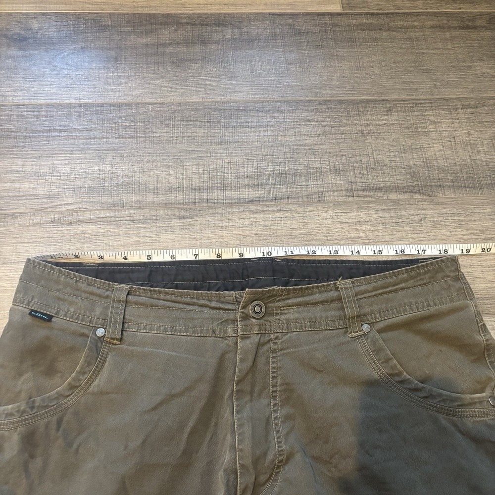 Kuhl Men's Vintage Patina Dye Hiking Shorts Zip Cargo Pockets Size 36 Olive - Picture 5 of 9